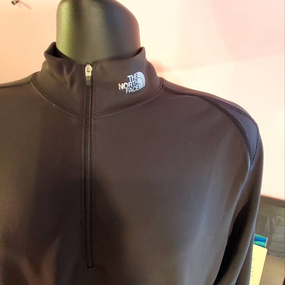 The North Face Men's Black Quarter-Zip Shirt